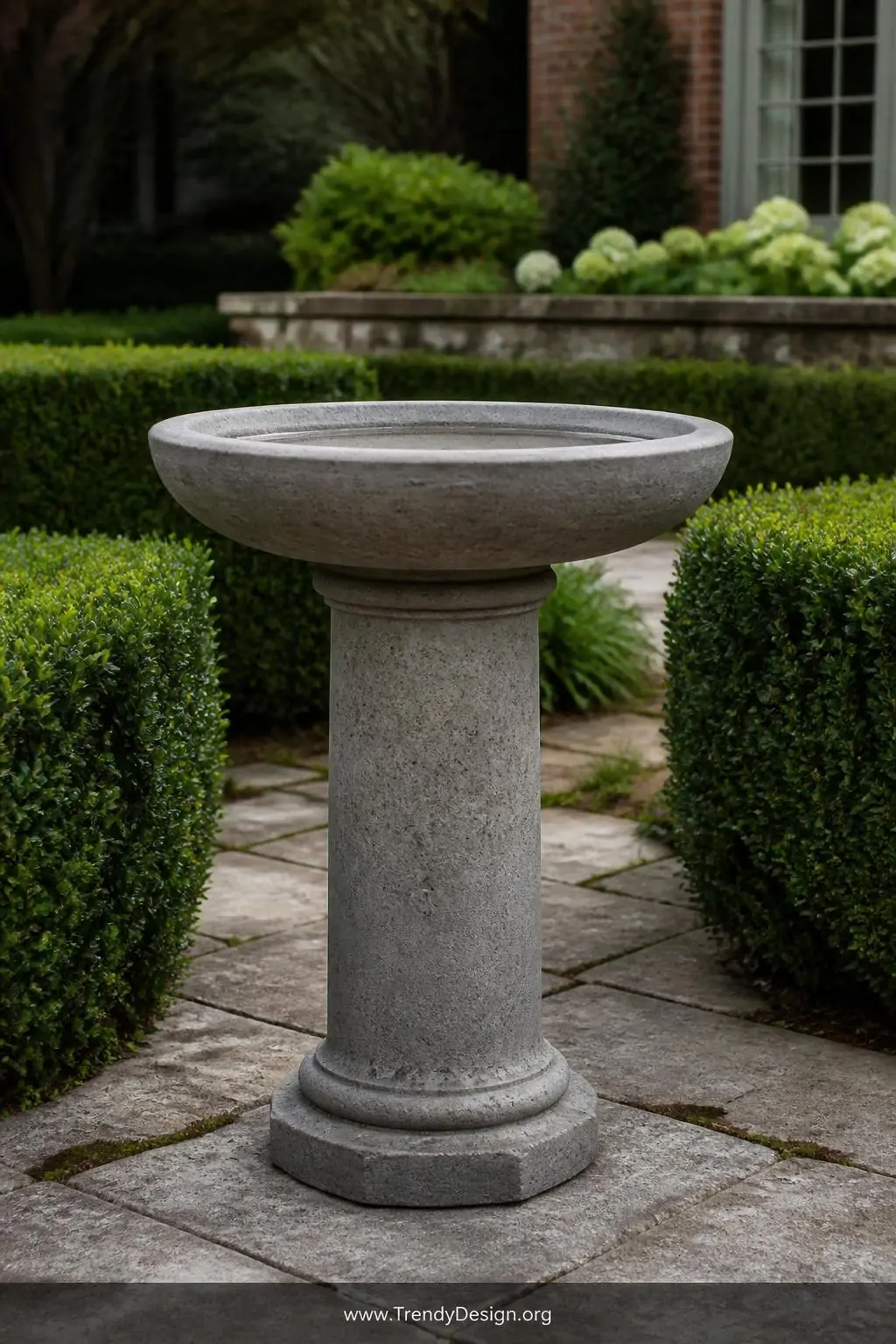 8 Concrete Bird Bath Ideas That Will Transform Your Garden Into a Paradise