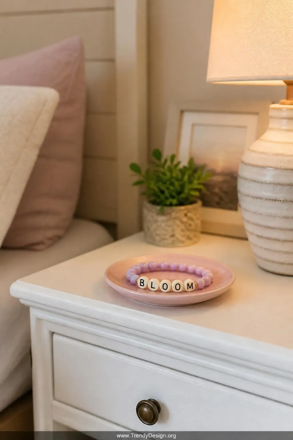 Personalized letter bead bracelet spelling 